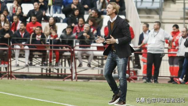 8868- 克莱蒙遭遇七连平，战术僵化引发球迷强烈不满  